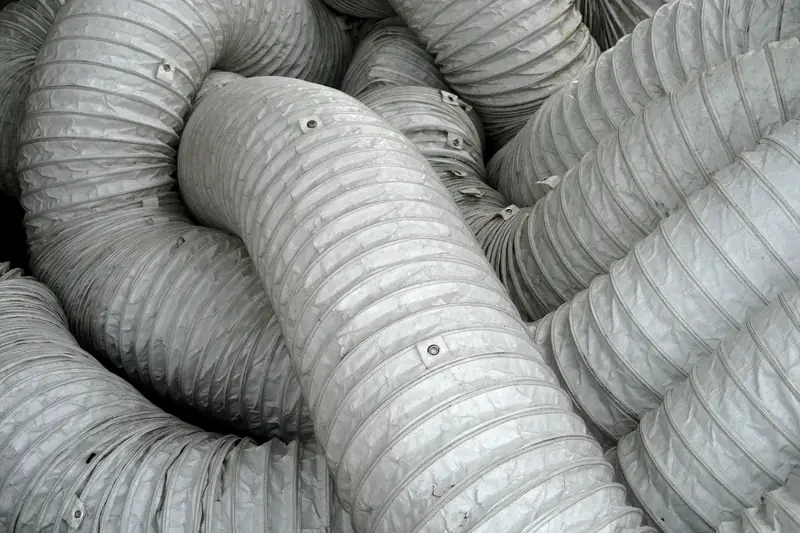 Gaines de ventilation souples et annelées empilées, prêtes à être raccordées